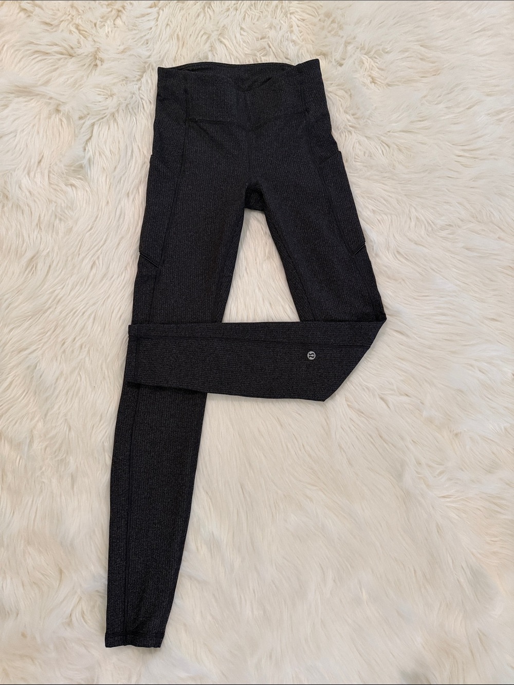 lululemon athletica women’s black and grey Performance Leggings with Pockets